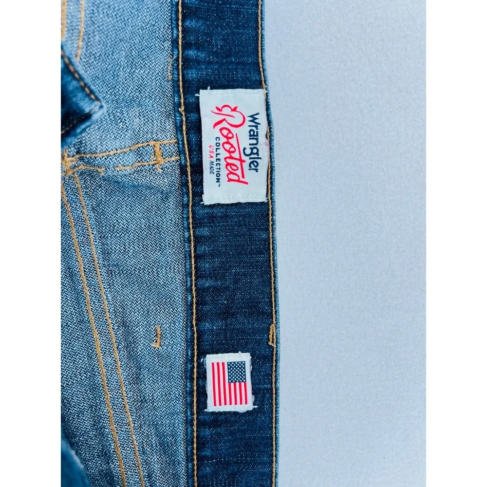 Wrangler Rooted Collection Texas Jeans Mens 31x32 Made in USA Dark Wash Straight